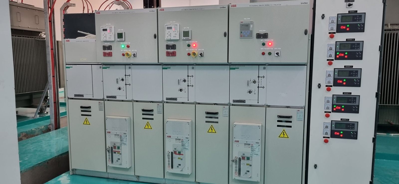 RS Vertikal Makassar — panel elektrikal 3